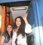 Minissha and Pia at Hum Tum Shabana Special Train Journey on 23rd Sept 2011.JPG