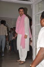 Sanjay Kapoor at Surendra Kapoor_s prayer meet in Hare Krishna Temple on 26th Sept 2011 (38).JPG