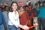 Sridevi Vijayakumar Launches Bajaj Electronics on 25th September 2011 (21).jpg