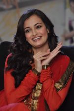Dia Mirza at Love Break up zindagi promotional event in Mehboob on 27th Sept 2011 (65).JPG