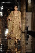 Model walk the ramp for Tarun Tahiliani finale at Aamby Valley Fashion week in Saharastar, Mumbai on 27th Sept 2011 (56).JPG