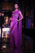 Model walk the ramp for Tarun Tahiliani finale at Aamby Valley Fashion week in Saharastar, Mumbai on 27th Sept 2011 (68).JPG