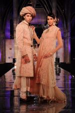 Model walk the ramp for Tarun Tahiliani finale at Aamby Valley Fashion week in Saharastar, Mumbai on 27th Sept 2011 (85).JPG