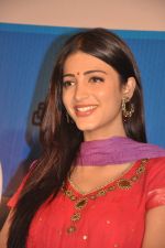 Shruti Haasan attends 7aum Arivu Press Meet on 26th September 2011 (3).jpg