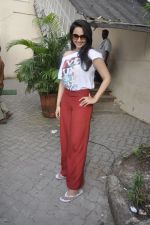 Sonakshi Sinha snapped in Mehboob Studio in Bandra, Mumbai on 27th Sept 2011 (16).JPG