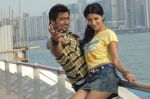 Suriya, Shruti Haasan in 7aum Arivu Movie Stills (11).jpg