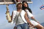 Suriya, Shruti Haasan in 7aum Arivu Movie Stills (15).jpg