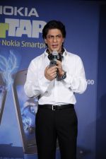Shahrukh Khan unveils the new Nokia Symbian mobile in Trident, Mumbai on 28th Sept 2011 (10).JPG