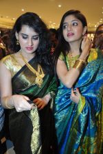 Archana, Poonam Kaur at CMR Shopping Mall Launch on 28th September 2011 (53).jpg