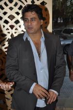 Ayub Khan at the launch of The Changing Room store in Kemps Corner, Mumbai on 29th Sept 2011 (33).JPG