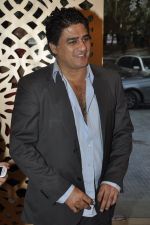 Ayub Khan at the launch of The Changing Room store in Kemps Corner, Mumbai on 29th Sept 2011 (35).JPG