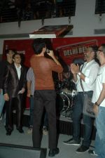 Imran Khan at Delhi Belly DVD launch in Landmark, Mumbai on 29th Sept 2011 (73).JPG