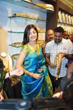 Poonam Kaur at CMR Shopping Mall Launch on 28th September 2011 (8).jpg