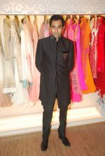 Rahul Khanna at opening of Amber by Ecru Luxury a pret label by Ankur Batra in Kemps Corner on 29th Sept 2011 (57).JPG