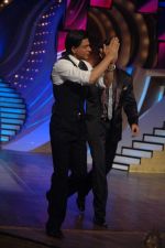 Shahrukh Khan, Hrithik Roshan at the Finale of Just Dance in Filmcity, Mumbai on 29th Sept 2011 (42).JPG