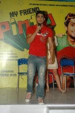 Prateik Babbar at My Friend Pinto promotions in Malad, Mumbai on 30th Sept 2011 (235).JPG