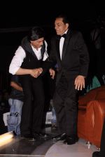 Shahrukh Khan, Dharmendra on the sets of India_s got talent in Filmcity, Mumbai on 30th Sept 2011 (37).JPG