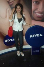 Sonal Sehgal at Nivea promotional event in Malad on 30th Sept 2011 (19).JPG