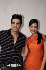 Dia Mirza, Zayed Khan on the sets of Comedy Circus in Andheri, Mumbai on  5th Oct 2011 (29).JPG