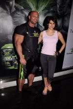 Gul Panag_s workout to promote Dohne Nutrition whey in True Fitness on 4th Oct 2011 (10).JPG