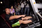 Gul Panag_s workout to promote Dohne Nutrition whey in True Fitness on 4th Oct 2011 (26).JPG