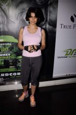 Gul Panag_s workout to promote Dohne Nutrition whey in True Fitness on 4th Oct 2011 (37).JPG
