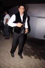 Shahrukh Khan on the sets of KBC in Filmcity on 7th Oct 2011 (30).JPG