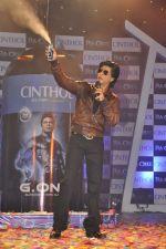 Shahrukh Khan unveils CInthol-Ra.one Deo in Filmcity, Mumbai on 4th Oct 2011 (17).JPG