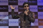 Shahrukh Khan unveils CInthol-Ra.one Deo in Filmcity, Mumbai on 4th Oct 2011 (40).JPG