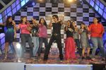 Shahrukh Khan unveils CInthol-Ra.one Deo in Filmcity, Mumbai on 4th Oct 2011 (47).JPG