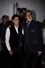 Shahrukh Khan, Amitabh Bachchan on the sets of KBC in Filmcity on 7th Oct 2011 (37).JPG