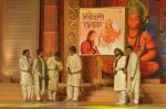 Manoj Tiwari, Aadesh Shrivastav, Amitabh Bachchan, Hans Raj Hans at the launch of the Hanuman Chalisa album in Mehboob Studio on 9th Oct 2011 (35).JPG