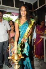 Sonia Launches Tharangini Saree Store on October 7th 2011 (14).jpg