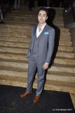 Imran Khan at the People Magazine - UTVSTARS best dressed party in Grand Hyatt, Mumbai on 8th Oct 2011 (27).JPG