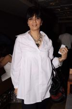 Neeta Lulla at Anu Ranjan_s birthday bash in Bistro on 10th Oct 2011 (49).JPG
