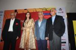 Dia Mirza, Yash Chopra, Ramesh Sippy at MAMI opening in Cinemax, Mumbai on 13th Oct 2011 (16).JPG