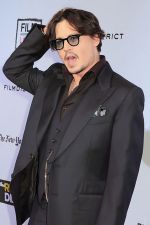 Johnny Depp arrives to the LA Premiere of _The Rum Diary_ in Los Angeles County Museum of Art on 13th October 2011 (2).jpg