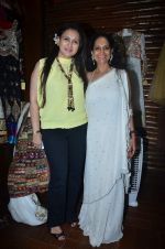 Poonam Dhillon at Nimmu Panjabi_s festive collection launch in Mumbai on 18th Oct 2011 (6).JPG