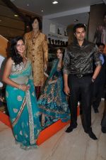 Nisha Shah, Ganesh Venkatraman attends MEBAZ Winter Wedding Collection Launch on 19th October 2011 (11).JPG