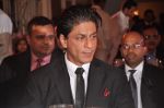 Shahrukh Khan at Forbes India Leadership Awards in Trident, Mumbai on 21st Oct 2011 (6).JPG