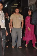 Sohail Khan returns from Germany at the Airport on 21st Oct 2011 (26).JPG
