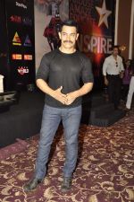Aamir Khan at Star TV_s new show announcement in Taj Land_s End on 22nd Oct 2011 (47).JPG
