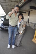 Anubhav Sinha, Armaan Verma leave for Ra.One Premiere tour in Airport, Mumbai on 23rd Oct 2011 (11).JPG