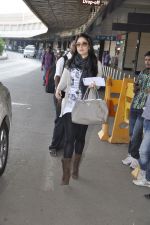 Kareena Kapoor leave for Ra.One Premiere tour in Airport, Mumbai on 23rd Oct 2011 (47).JPG