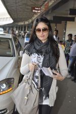 Kareena Kapoor leave for Ra.One Premiere tour in Airport, Mumbai on 23rd Oct 2011 (51).JPG