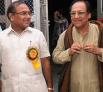 Mukesh-Gupta-and-Ghulam-Ali at Gulam Ali live concert Kanha tum chale gaye a tribute to Jagjit Singh in Mumbai on 24th Oct 2011.jpg