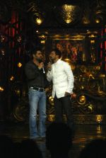 Sunil Shetty, Javed Jaffery on the sets of Comedy Circus in Mohan Studios on 24th Oct 2011 (18).JPG