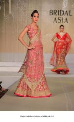 Model walk the ramp for bhairavi jaikishan Show at Bridal Asia 2011 on 27th Sept 2011 (9).jpg