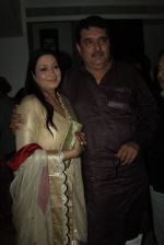 Raza Murad & wife at Anand Pandit_s Diwali celebration on 26th Oct 2011 (17).JPG