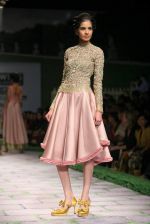 Model walk the ramp for Shantanu Goenka at Wills India Fashion Week 2011 on 10th Oct 2011 (182).JPG